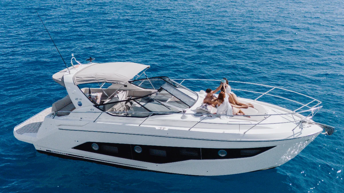 Yacht Cranchi Zaffiro 35 avec skipper