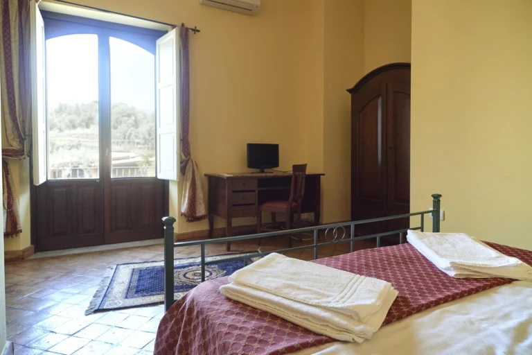 Doppelzimmer mit Fenstertür